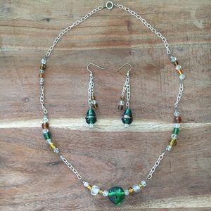 BOGO JEWELRY 2/$10! EUC Necklace & Earrings Set